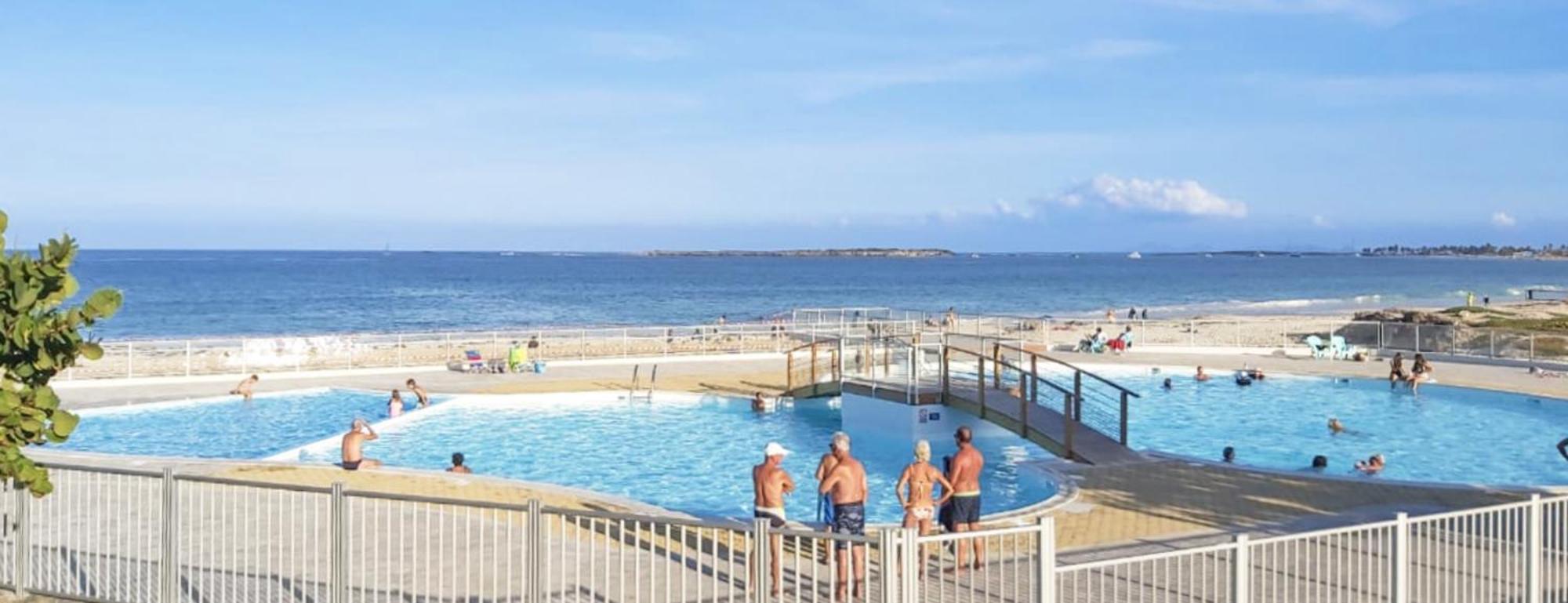 Front Line Unit 520 Ft2 - 48 M2, On Second Floor, Stunning Ocean View Apartment Cul de Sac Exterior photo